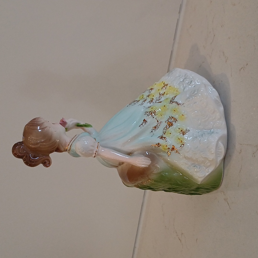 Josef Originals Figurine - Picture 3 of 6